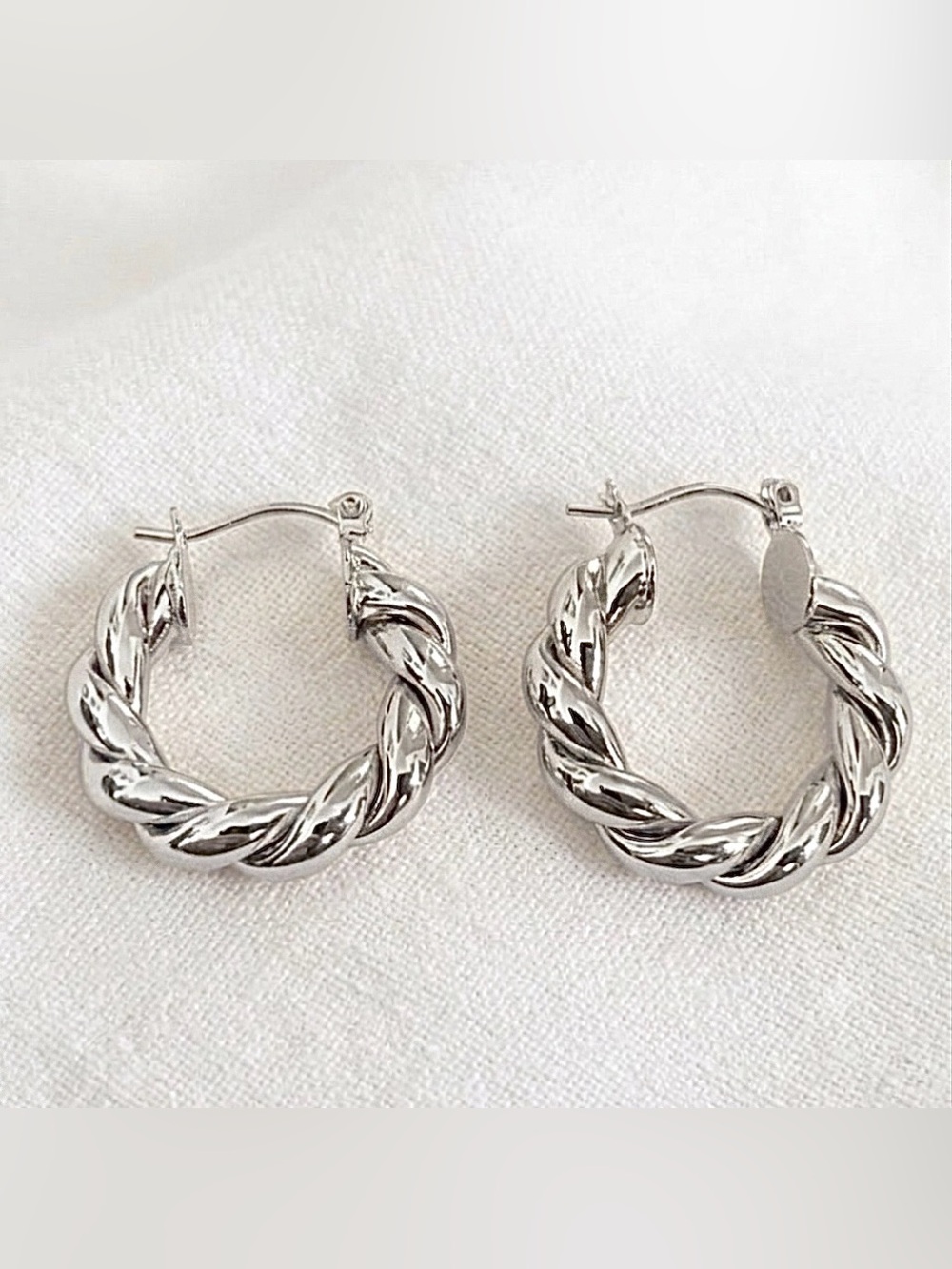 Silver plated women’s 25mm hoop earrings hypoallergenic - Picture 2 of 4
